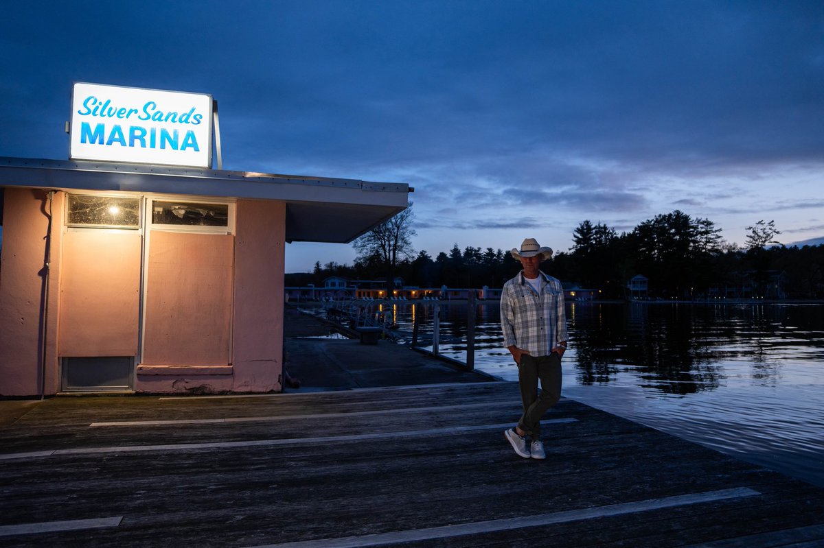 FanpageKen44818's tweet photo. Silver Sands Marina is here. 11 songs built on moments, memories and emotions that make us feel alive. I hope this album brings you joy and takes you to your own Silver Sands Marina, wherever that may be. Listen here: https://t.co/FX7dDEokp0… https://t.co/Q5fvhORfu7