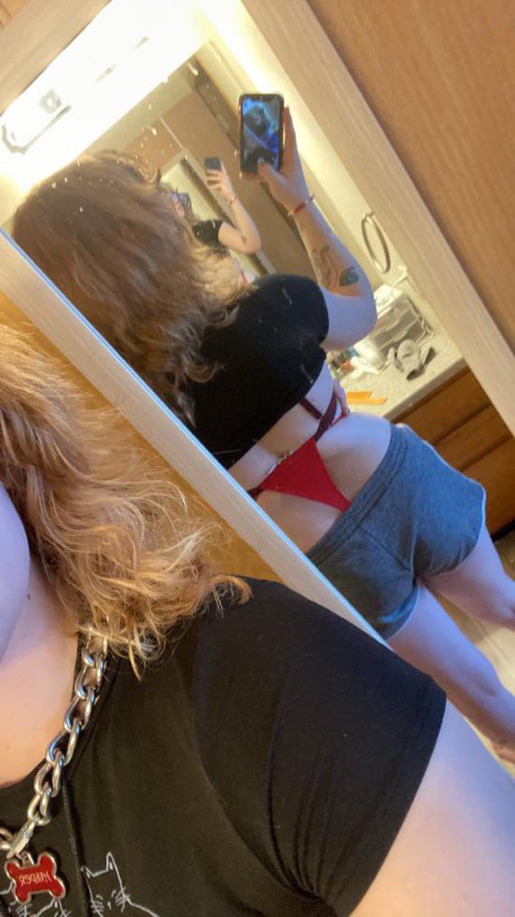 MistressBervqu's tweet photo. Looking for a mistress wedgie ? #wedgie #bully https://t.co/Xz6jG0dfAD