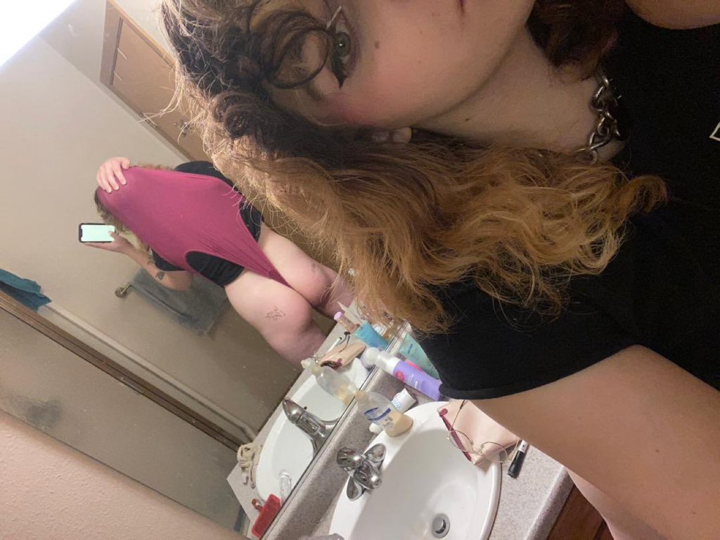 MistressBervqu's tweet photo. Looking for a mistress wedgie ? #wedgie #bully https://t.co/Xz6jG0dfAD