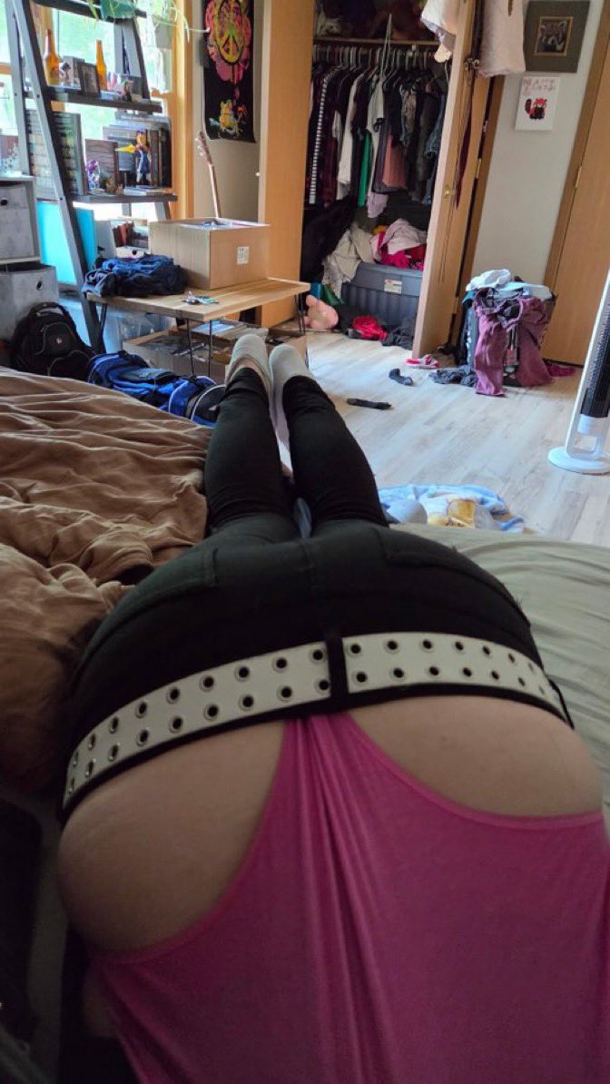MistressBervqu's tweet photo. What’s ur favorite pantie 😉 #wedgie https://t.co/rBB2HVilLc