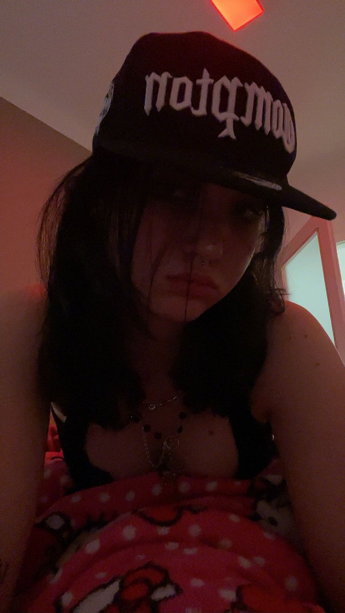 itsvyra's tweet photo. new here. be nice to me… or don't. 🖤

your new favorite distraction has arrived. https://t.co/V0LYQAENTK