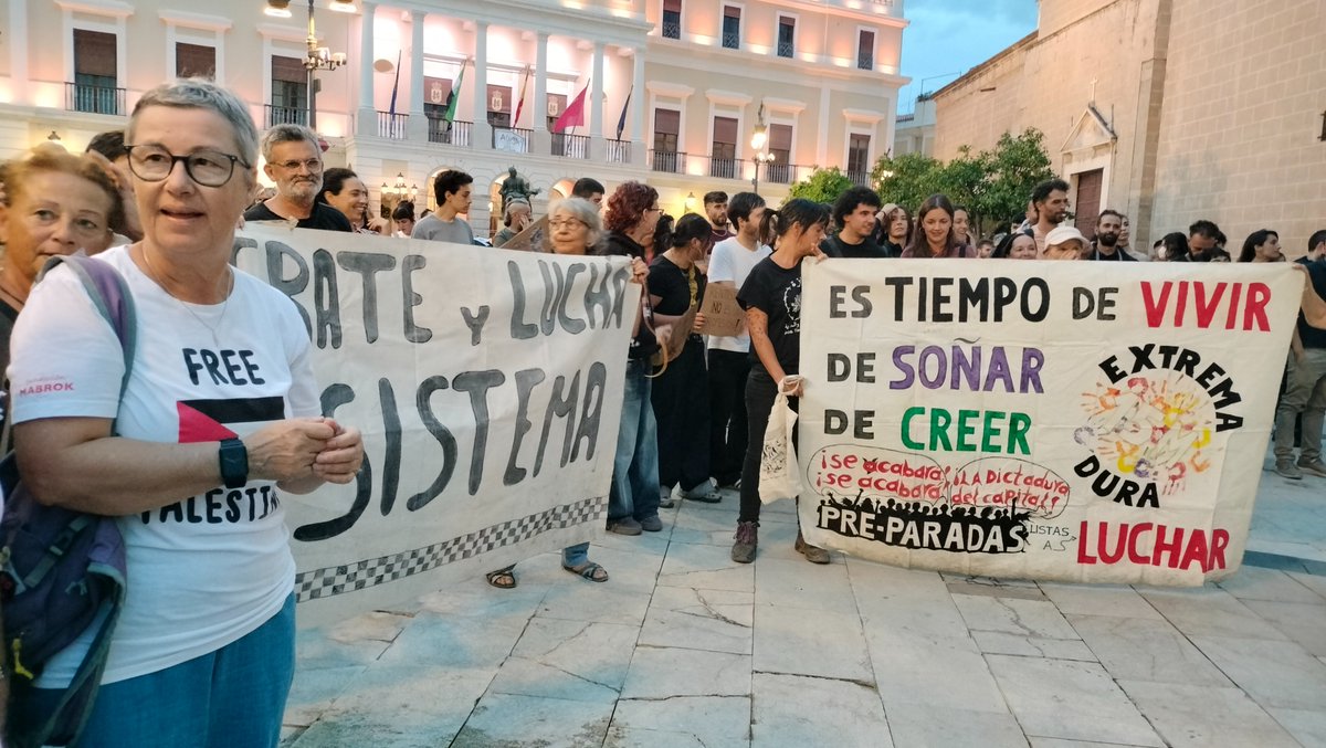 KALAKENDY's tweet photo. Gente sin casa, Casas sin gente
BASTA YA https://t.co/uFAehndRhY