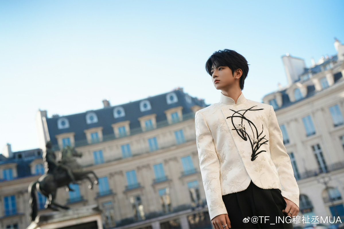 yonghu0411's tweet photo. So ready for MUZHICHENG’s L’Oréal Paris show appearance.

ZHICHENG LOREAL SHOW

#MUZHICHENGxLorealParis 
#MUZHICHENG https://t.co/wbikNxP6IF
