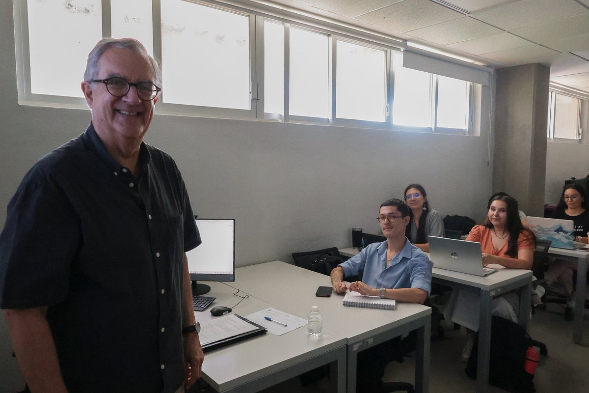 mpegpau's tweet photo. Curso: Teoría y complejidad de la arquitectura - Generación 2026 - Parte 2 🏛���
Continuamos profundizando en los conceptos clave que definen la arquitectura contemporánea, de la mano del Dr. Manuel Jesús Martín Hernández.

#mpegpau #cuaad #udg #secihti_mx #mpegpau_convocatoria_2027 https://t.co/pL6zhPxhHK