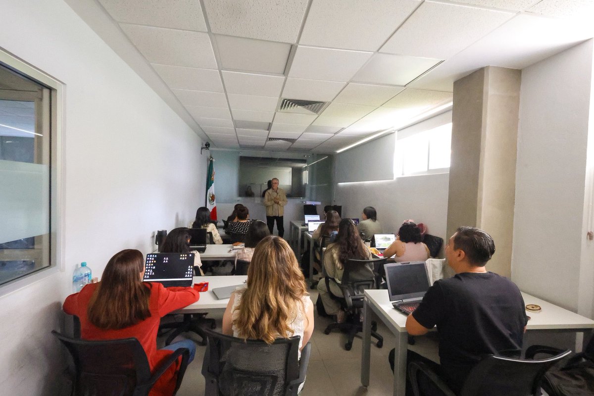 mpegpau's tweet photo. Curso: Teoría y complejidad de la arquitectura - Generación 2026 - Parte 2 🏛���
Continuamos profundizando en los conceptos clave que definen la arquitectura contemporánea, de la mano del Dr. Manuel Jesús Martín Hernández.

#mpegpau #cuaad #udg #secihti_mx #mpegpau_convocatoria_2027 https://t.co/pL6zhPxhHK