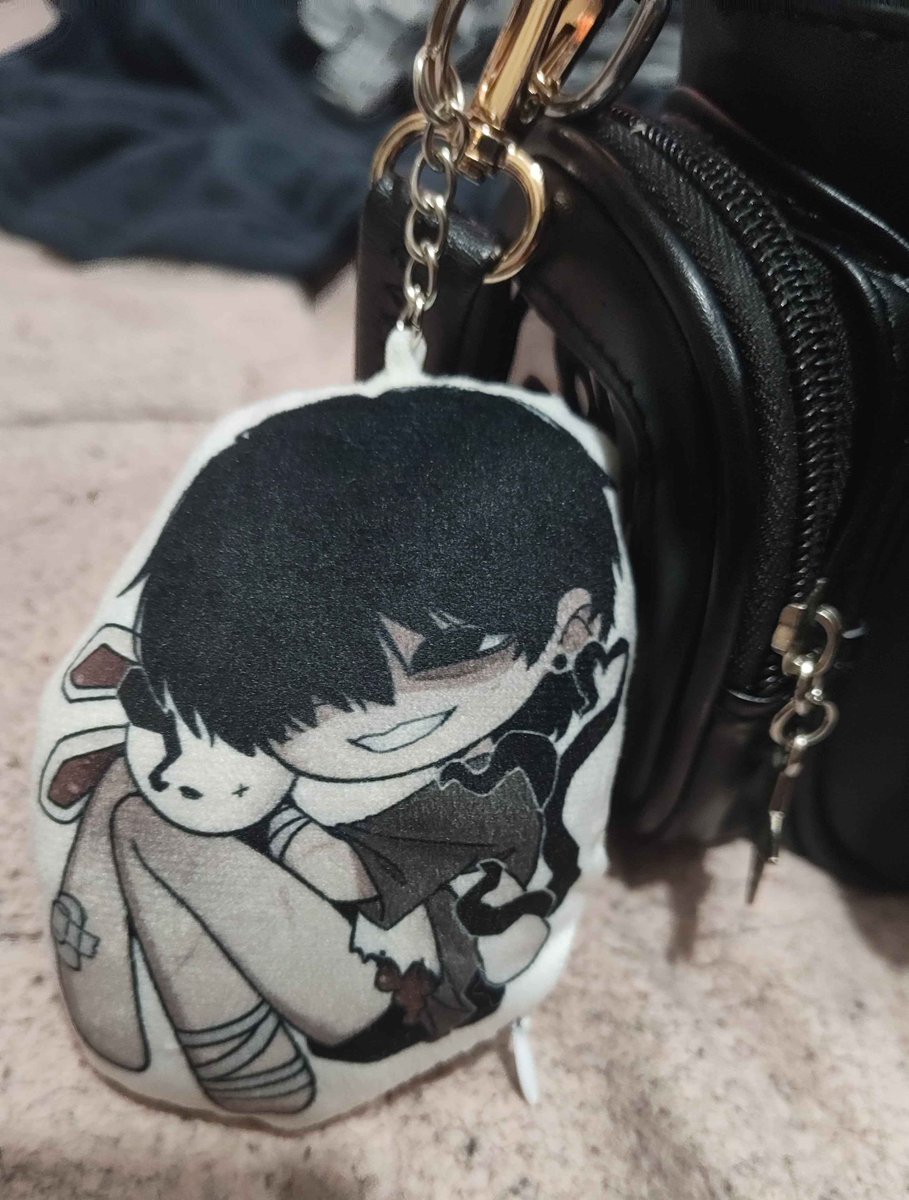 YanWatchesYou's tweet photo. Showcasing Merch Items that have arrived to their respective homes safely.

All pictures by Darlings. #MinYanvas https://t.co/JulwMx1JjG