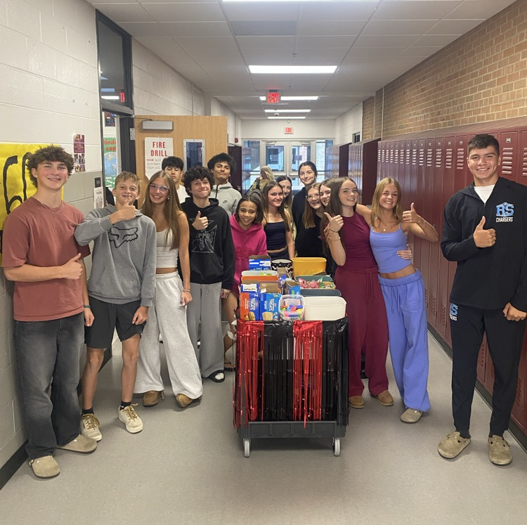BruceMaverick's tweet photo. The Milford Party Cart was visiting classrooms who were nominated by their teachers for demonstrating what it means to "Be a MAV" - Be Mindful, Be Accountable, Value your opportunities. Great job students! #BeAMAV https://t.co/UQNBS5yGO8