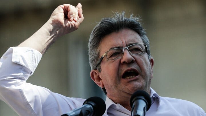 RenaudSS's tweet photo. @arnaud_robert1 NE VOUS MÉPRENEZ PAS!! Melenchon et ses milices sont dans l'application méticuleuse d'un agenda. Son but: prendre le pouvoir sur les cendres de notre société! Une atteinte grave aux intérêts de la France! IL DOIT ETRE MIS EN PRISON! #wariscoming #cnews @cnews #europe1 https://t.co/riGY5hI4H0