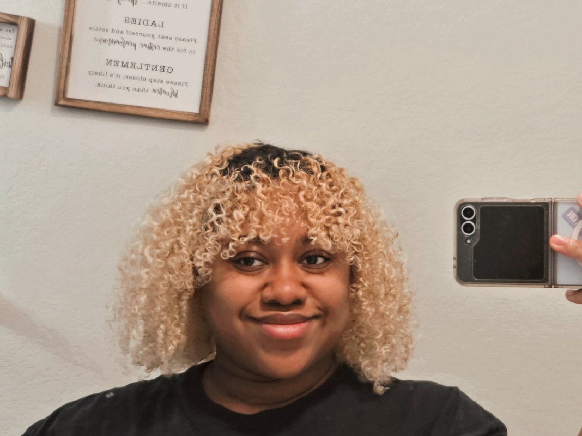 jazintexas's tweet photo. okayyy but the hair is hairing rn https://t.co/V7VCfJE8u5