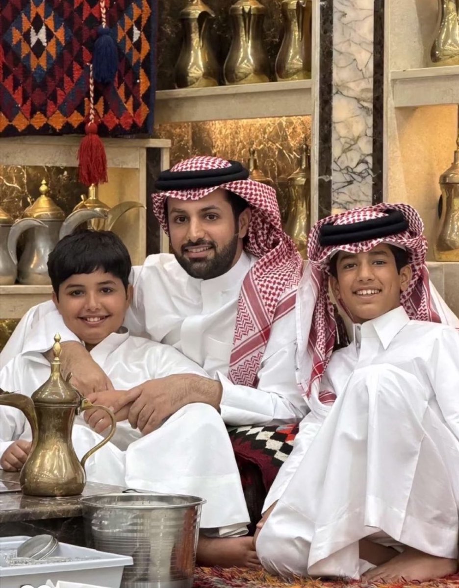 UGA_3Gene's tweet photo. كلمة حق في #فراج_قزيع_السهلي والله إنه ما يحتاج مني الشهادة هذا الرجل ونِعم الأب شفنا قد إيش يحتوي قزيع ويساعده، وفي نفس الوقت تلقينه دائمًا لسانه ملازم الدعاء له بالصلاح والبركة ودائمًا يكتب له ويعبّر عن محبته له حتى في تعامله معه كل تفاصيله تقول قد إيش هو أب محب وفخور بولده . https://t.co/zPpSTO2qgA