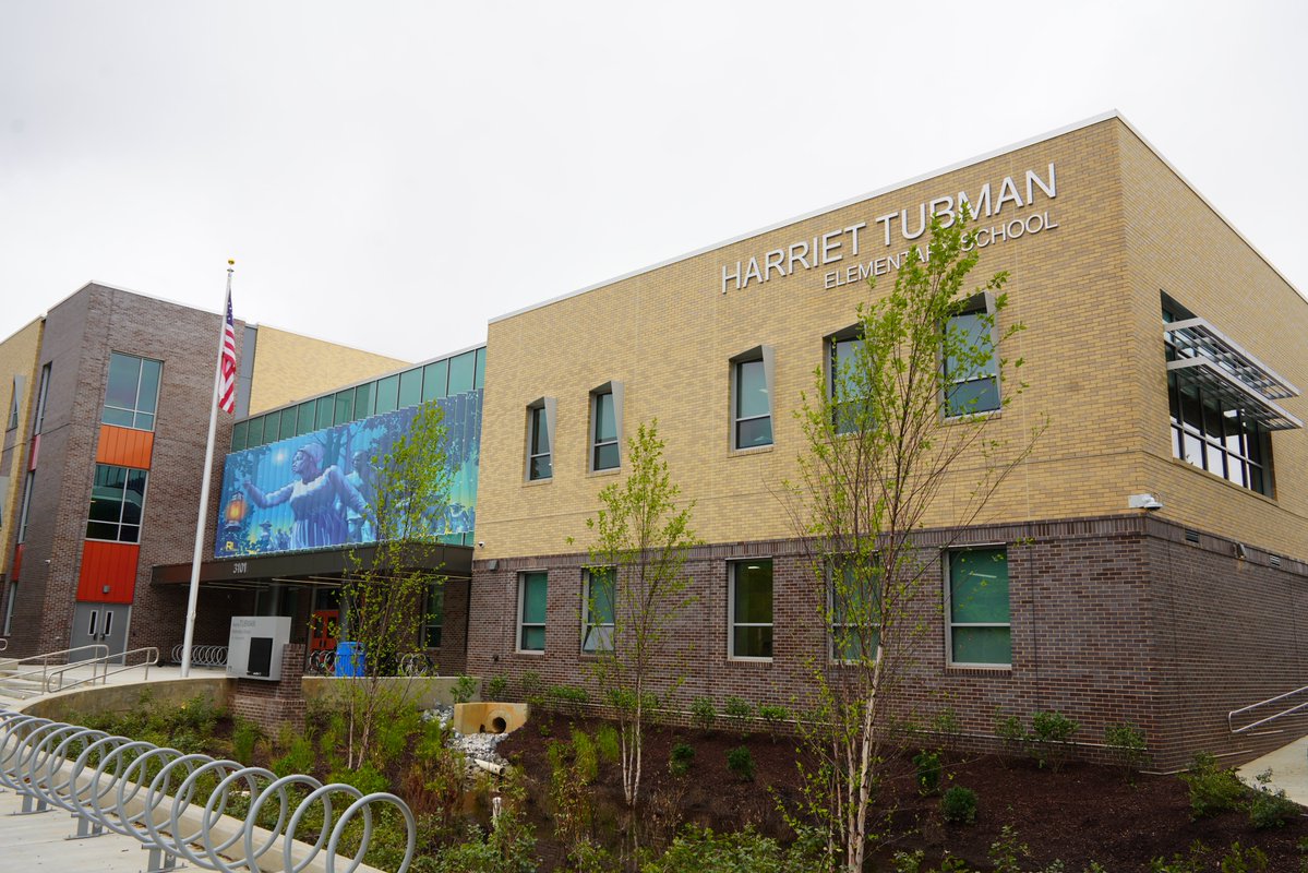 MayorBowser's tweet photo. Features of the newly modernized Harriet Tubman Elementary School:

• Beautiful gymnasium and auditorium
• Yoga studio
• Mini-Med partnership with Howard University College of Medicine
• Art installations all throughout the building

We've made a big bet on education in Washington, DC, and we're proud to see it's paying off here in Ward 1.