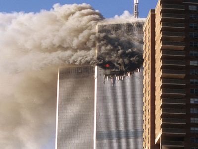 25YearsAgoLive's tweet photo. Actor Mark Wahlberg reveals that he had a reservation to fly on American Airlines Flight 11, which crashed into the North Tower two weeks ago. https://t.co/MY2MFFQV4j