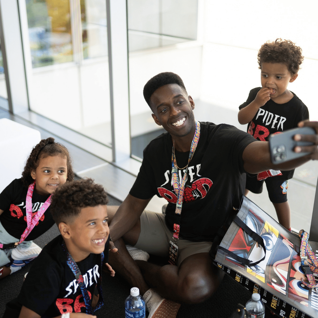 fanexpoportland's tweet photo. That feeling when fam gets together to celebrate their fandoms π₯° What's your crew's favorite memory?
#FANEXPO #FANEXPOPortland #Fandom #Family https://t.co/zlg5Dassjv