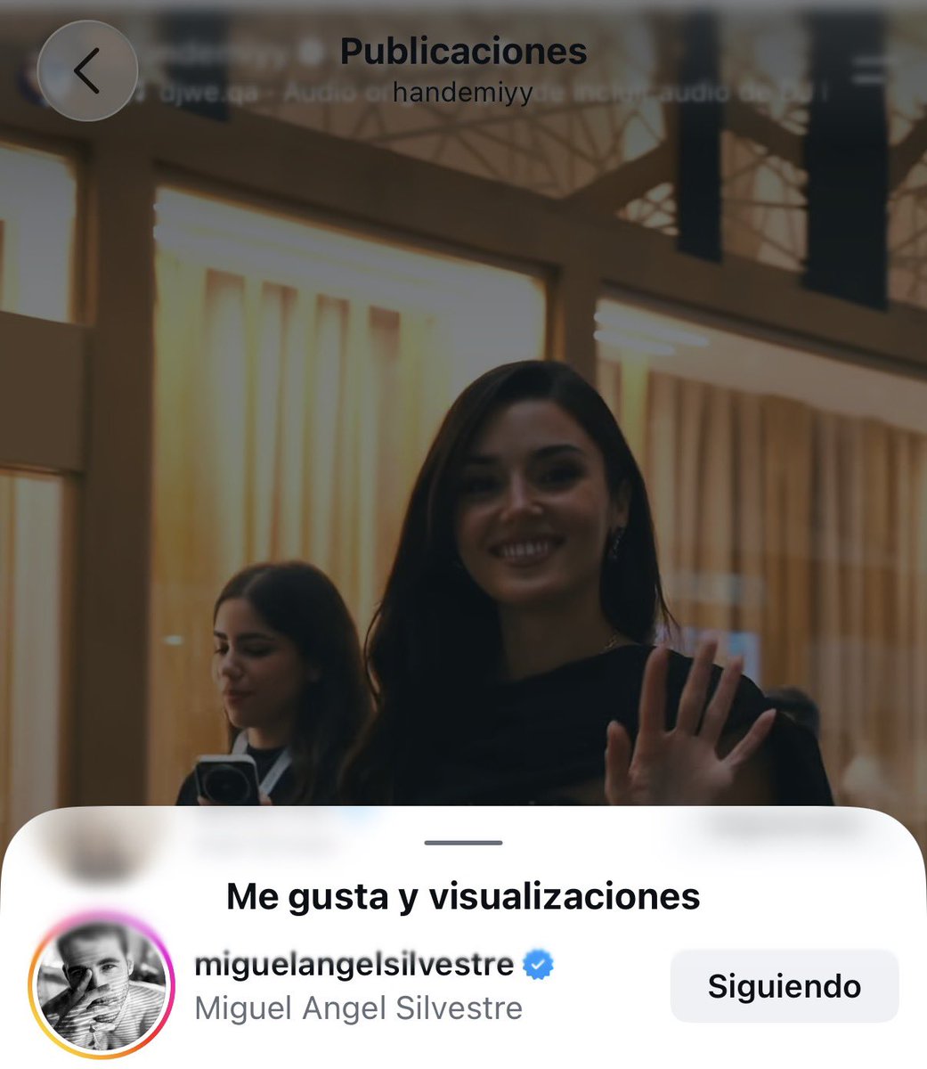 Pe_lu_si_ta's tweet photo. Miguel se acercó a saludar 🤭🤗
#HandeErçel https://t.co/wyEfeZ79YH