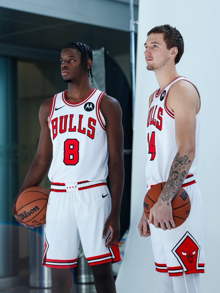 BullsMuse_'s tweet photo. they don’t know it but they saved my life https://t.co/WwmmVXvA8A