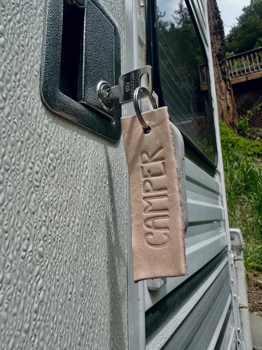 MauricioBao8's tweet photo. My roommate could no longer pay rent, so when we were evicted, I had two choices: find another place or move into my truck. I’ve been on the road for two months with little planning. I work remotely full-time from my 850-pound Jayco Sportster https://t.co/DmSj78SwUr