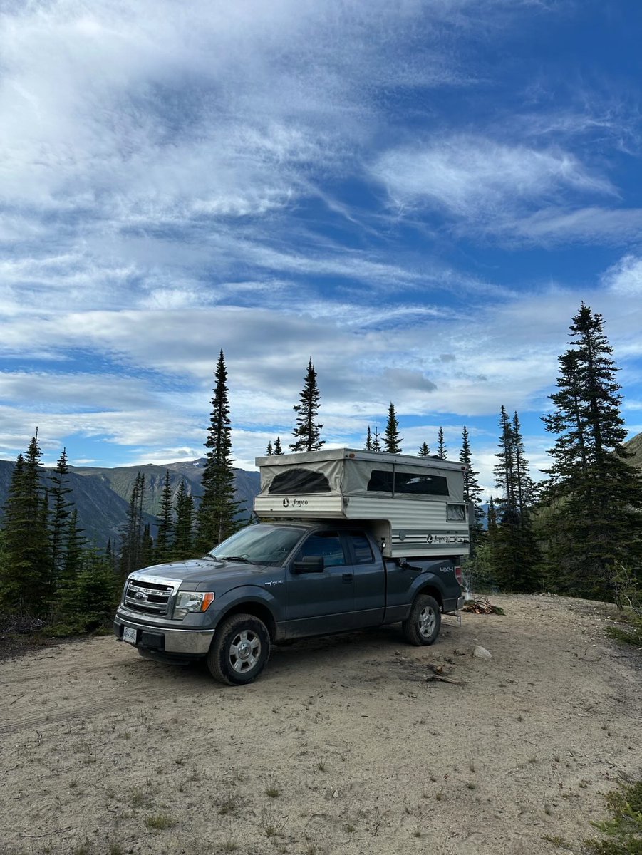 MauricioBao8's tweet photo. My roommate could no longer pay rent, so when we were evicted, I had two choices: find another place or move into my truck. I’ve been on the road for two months with little planning. I work remotely full-time from my 850-pound Jayco Sportster https://t.co/DmSj78SwUr