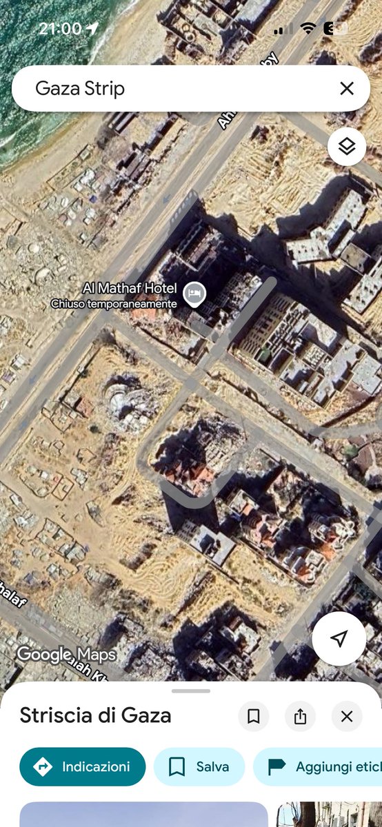 silviasprea's tweet photo. Hanno aggiornato le carte di Google Maps.Cercate #Gaza.Solo macerie,devastazione totale.C’è il nome di 1hotel,fai zoom e scopri che “è chiuso temporaneamente”.Un fast food,zoom e vedi macerie. Com’è possibile che stiamo assistendo a tutto ciò senza fare nulla? #FREEPALESTİNE https://t.co/XuTRvTab5t