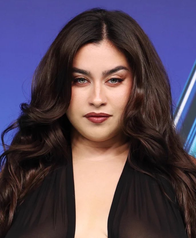 PopCrave's tweet photo. Lauren Jauregui reveals she’s already completed her dream blunt rotation:

“Snoop Dogg, Wiz Khalifa, and Rihanna, and I’ve smoked with them all.” https://t.co/S7qK3EvSh4