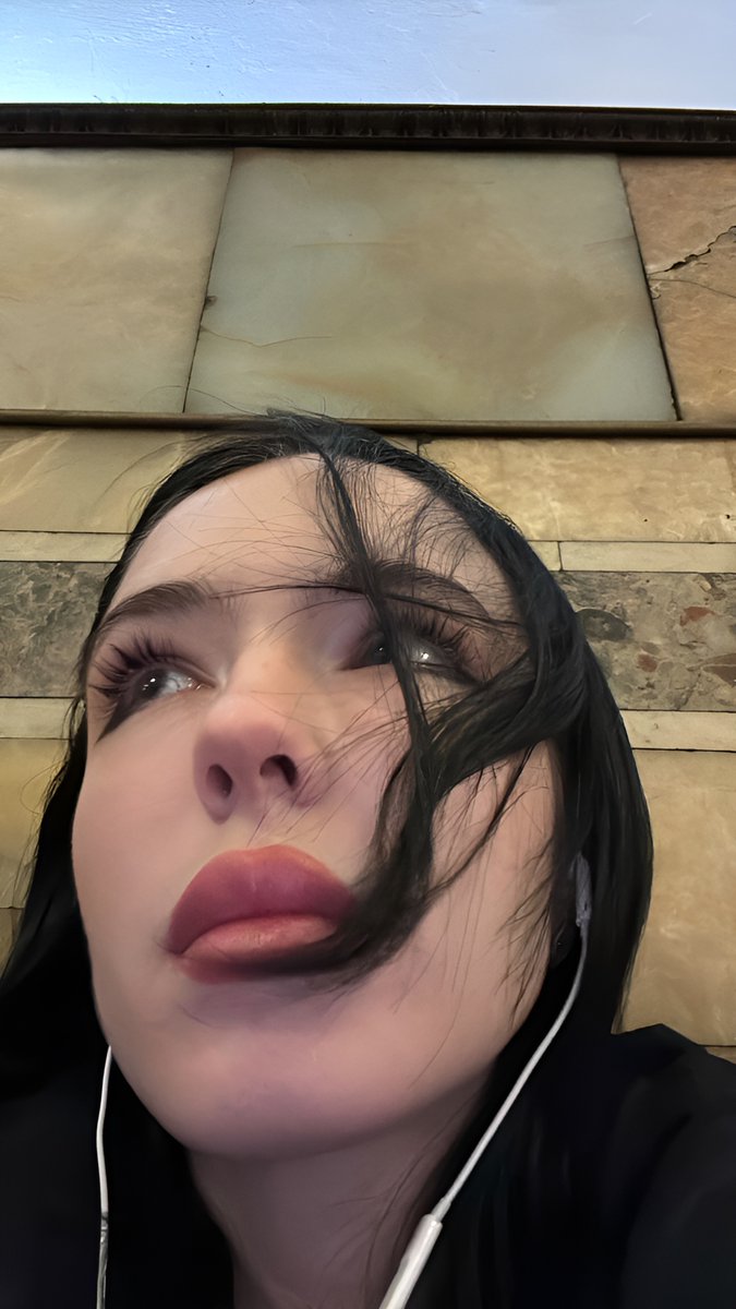 avecalice's tweet photo. Coucouuu, tu est chaud pour 3 photos gratuite contre un ptit like ? https://t.co/0TQLUECW2n