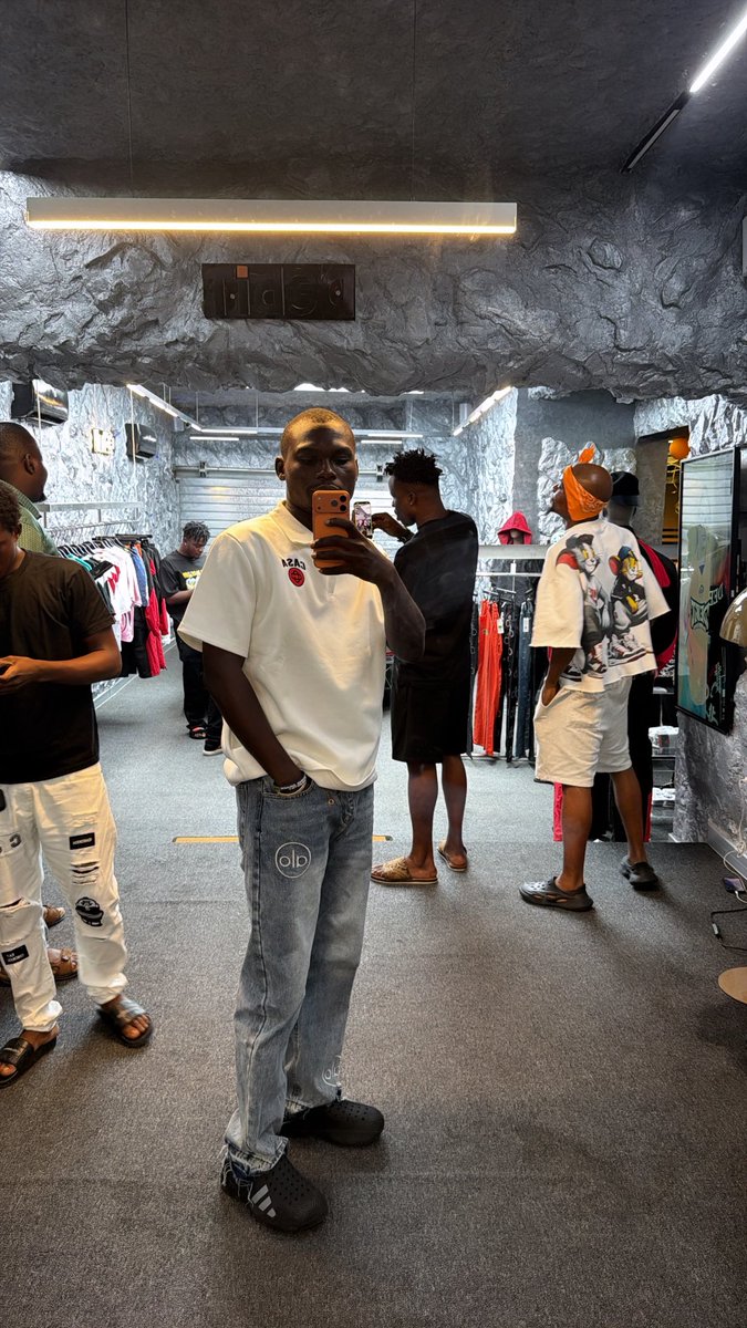 yL_IN_LAGOS's tweet photo. At Debit store🥶 https://t.co/DafRiLPkkd
