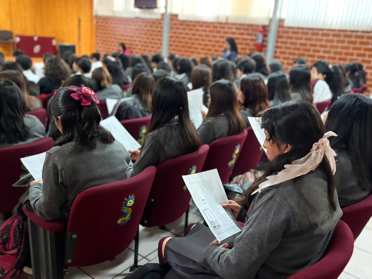 BlancaInguanzoA's tweet photo. Visitamos el CETIS 64, en Toluca, para trabajar en la estrategia del #ABCdelasEmociones, iniciativa de nuestra presidenta @Claudiashein para fortalecer el bienestar emocional de las y los estudiantes.

Construyamos espacios donde sentir y expresar sean parte de la educación. 💚 https://t.co/JTzr6e3VdM