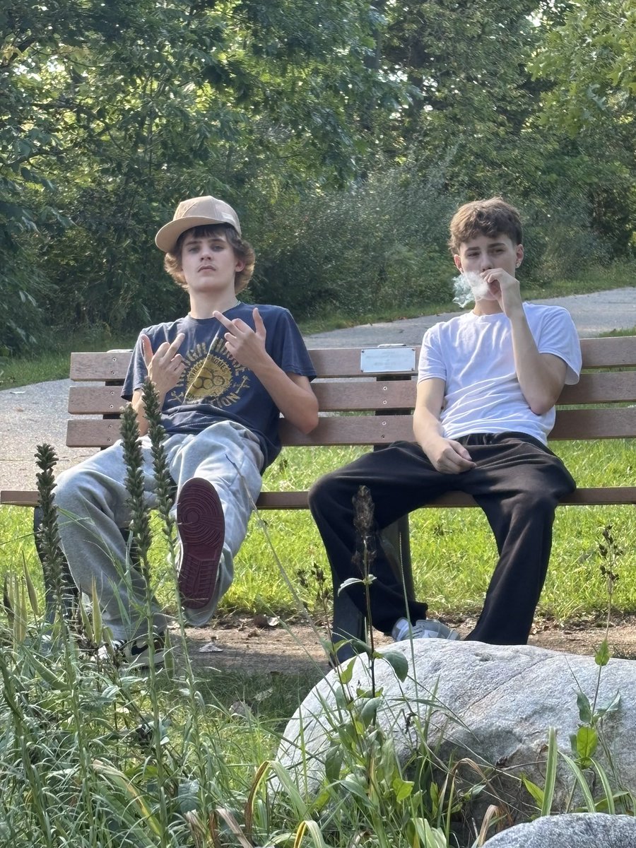 gerardbank2474's tweet photo. caught this fag taking pictures of me n my boy 😂 

#findom #feet #footfetısh 
@Mastercj202 https://t.co/PvOUKObKqj