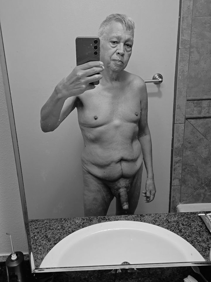 HlywoodLatinDad's tweet photo. Happy #monochromemonday. #mcm #bateaddict #bateproud #bate #batebro #bator #teamexhib #exhibitionist #exhibitionistperv #gayexhibitionist #dadbate #dadcock #cockandface #expose #exposedguy #exposed #exposure #LAbator #LAfreak #fullexpose #cock #nakeddad #nakedguy #batebro https://t.co/2fEZAr4K6b