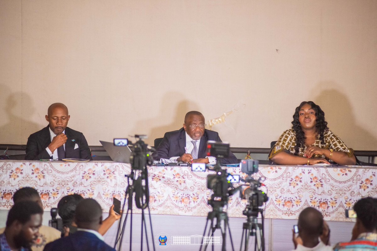 FDjome25649's tweet photo. 🇨🇩 Accès à l’information : Jacques Djoli présente sa proposition de loi visant à renforcer la transparence publique, faciliter l’accès aux informations et protéger les lanceurs d’alerte.

Le texte poursuit son examen au Parlement. https://t.co/D8ceVJktyj