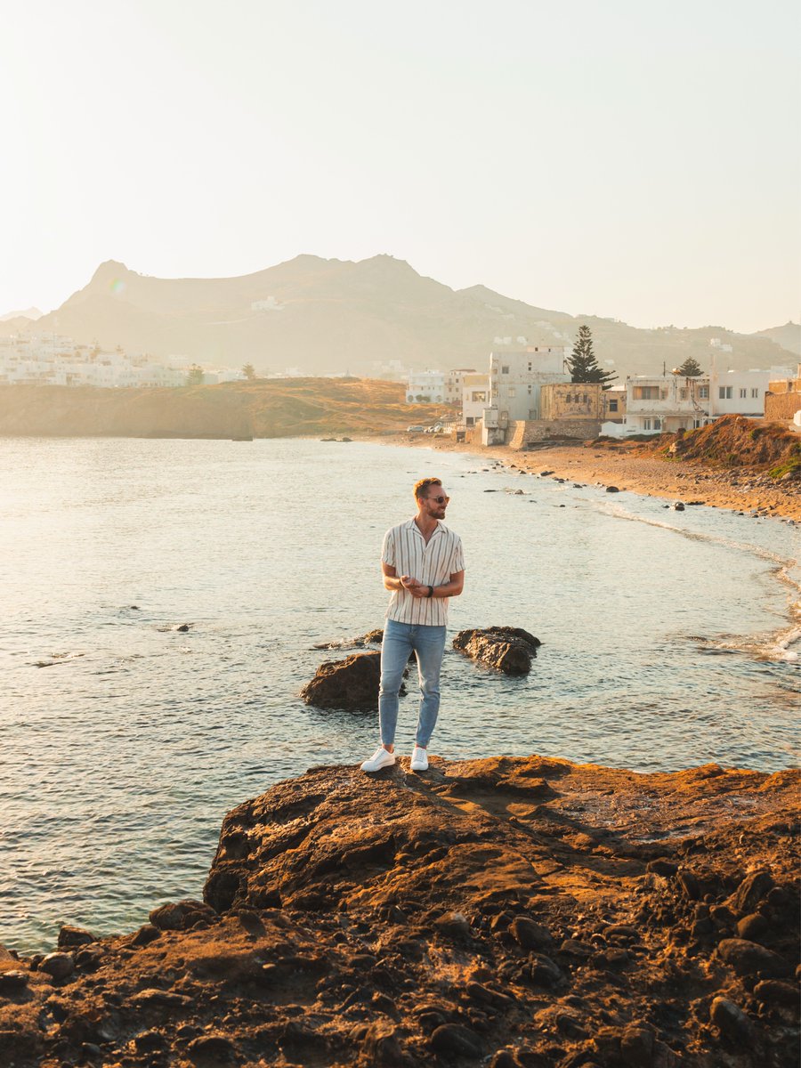 ThursdayBootCo's tweet photo. These sneakers have officially earned frequent flyer status😂

The Premier White Lowtops from came all over Europe this summer, and worked well with pretty much everything.

Beach days, wandering through old towns, long travel days, late dinners… these are the favourite travel sneakers.