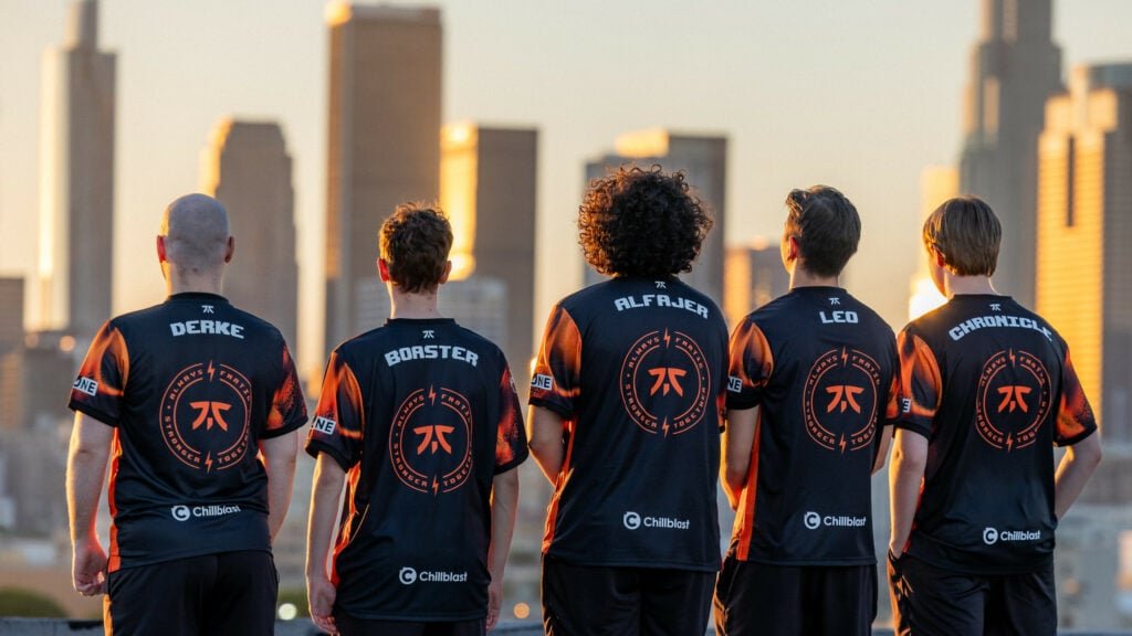 Papitoi69's tweet photo. @Enzobustos_1 No supera esta joya, la mejor camiseta de fnatic para final de temporada jamas hecha https://t.co/xOLDmL4Hs6