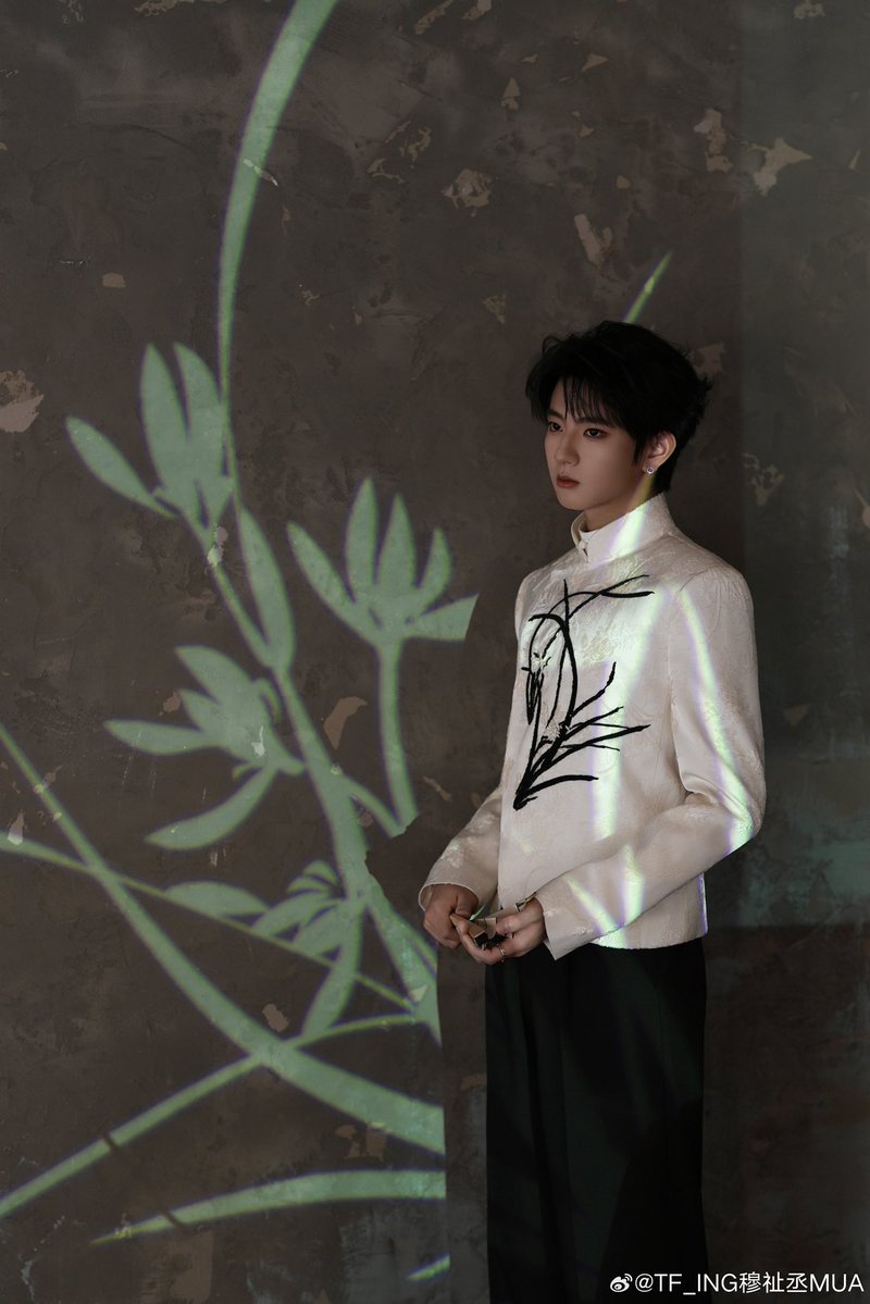 yonghu0411's tweet photo. MUZHICHENG at L’Oréal Paris is about to be everything.

ZHICHENG LOREAL SHOW

#MUZHICHENGxLorealParis 
#MUZHICHENG https://t.co/RSeXfgI23Z