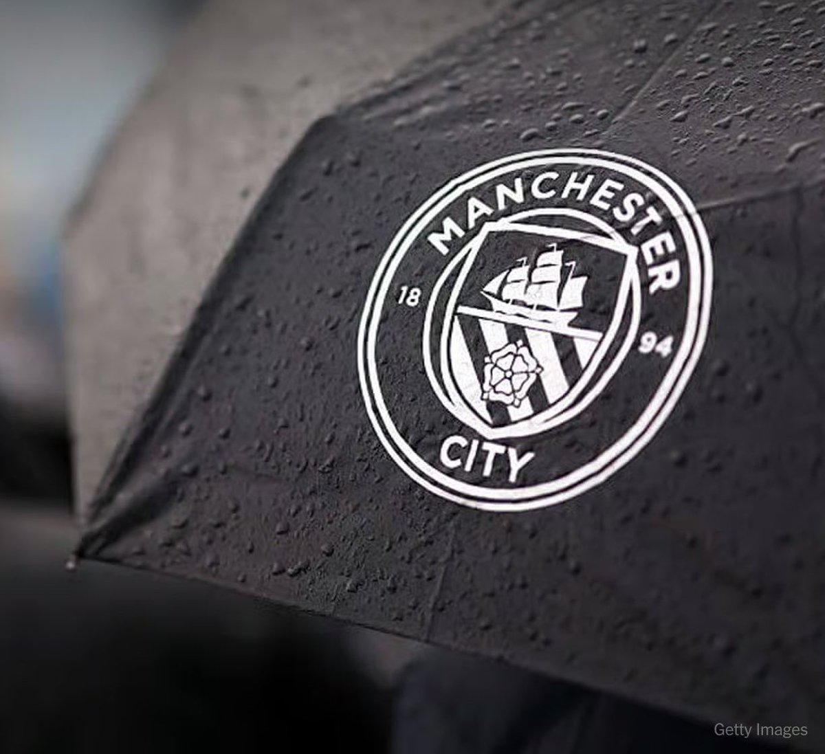 AFC__Xtra's tweet photo. 🚨BREAKING! 💣 

The Independent Commission will hold a session in the coming weeks to determine the sanctions to be imposed on Manchester City, while prominent figures in English football see the necessity of deducting a massive number of points that would make the club's relegation almost certain.

The commission also has the option to EXPEL Manchester City from the league, impose a transfer ban, and a financial fine.

ℹ️ @martynziegler