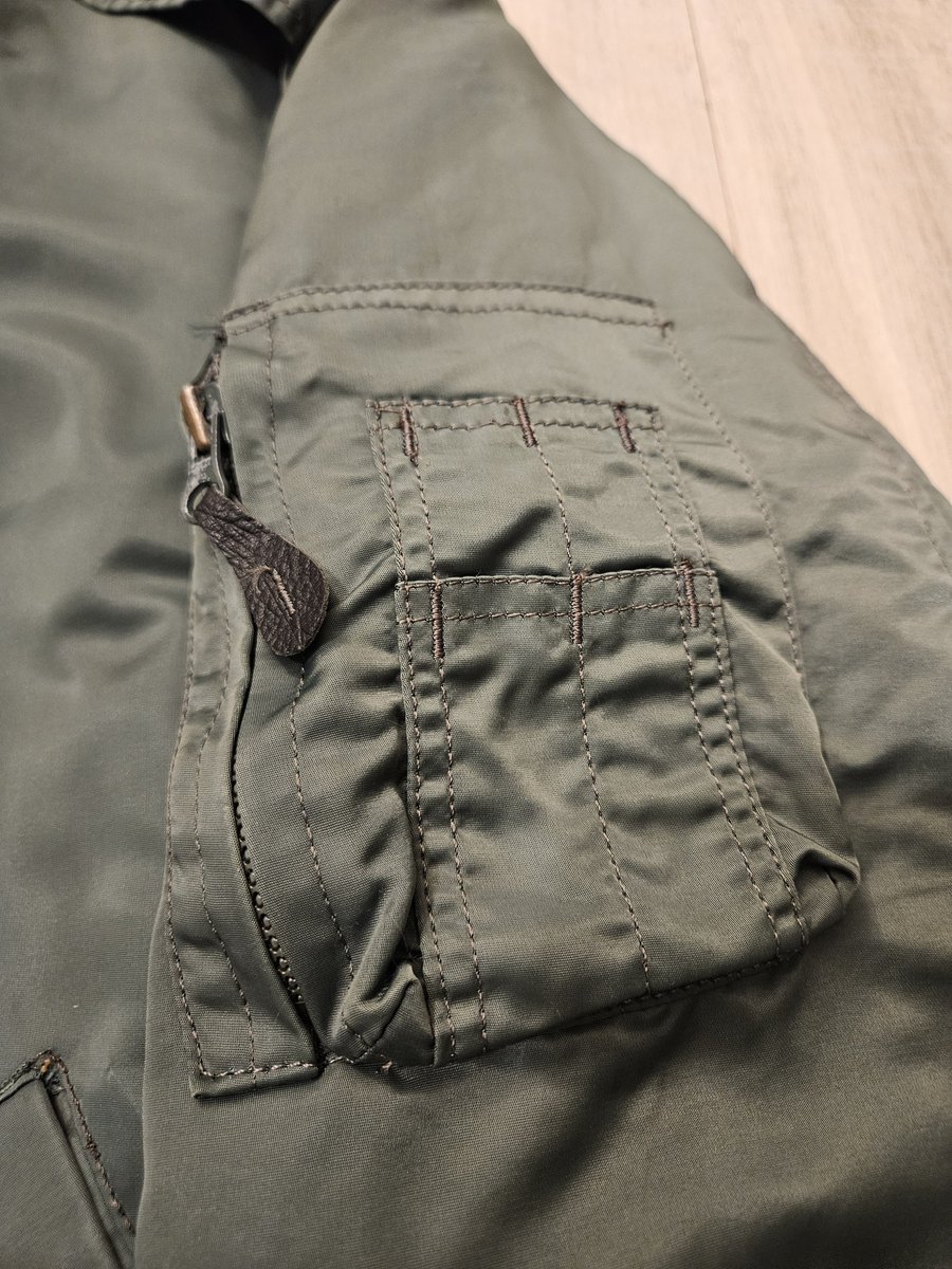 CnK2021's tweet photo. 1990s ROK Army Flight Jacket(also known as Officer Jacket)
90년대 육군 항공잠바(장교잠바) https://t.co/mzLf3J2eYJ