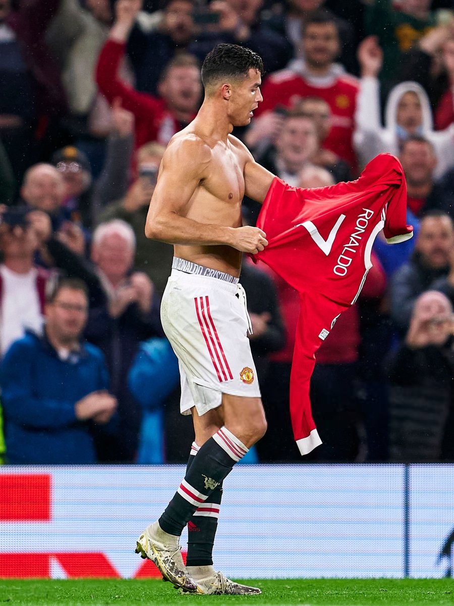 CallHimGoat's tweet photo. 5 سنوات على هذه الليلة الأيقونية في أولد ترافورد ♥️ https://t.co/0Bo38glwNJ