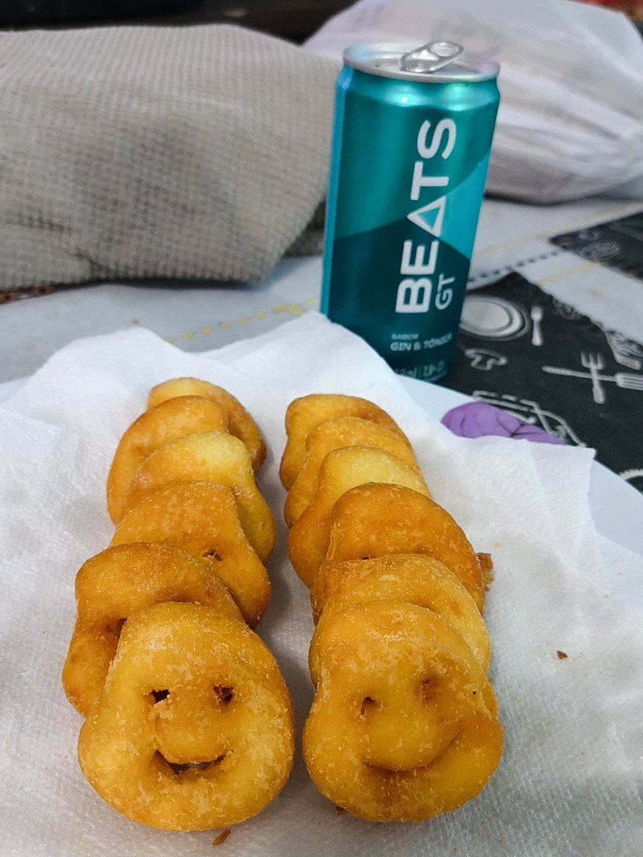 Stesocafofoksk's tweet photo. almoço https://t.co/5UJvN3IffU