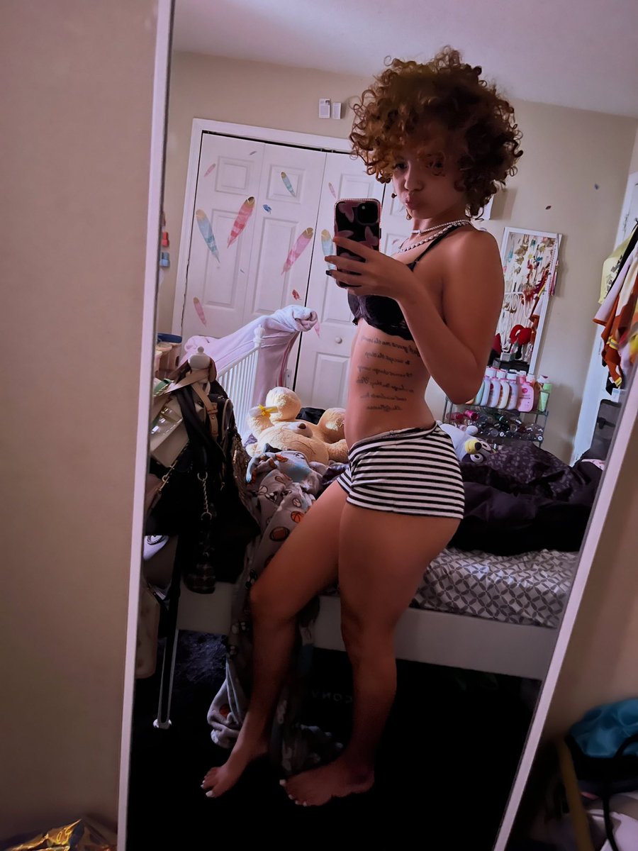 ceonanaa's tweet photo. Afternoon pics 💋 https://t.co/XlJw1KB0uB