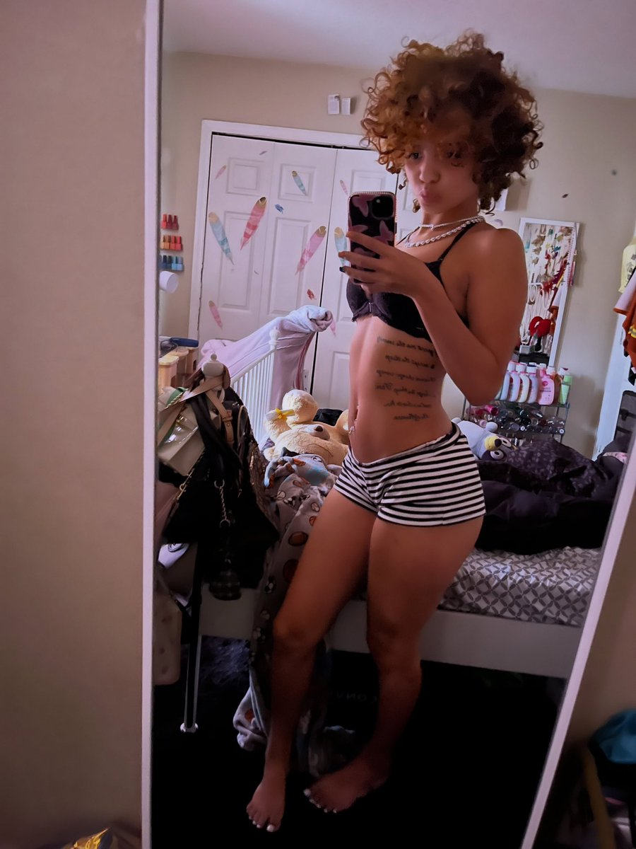 ceonanaa's tweet photo. Afternoon pics 💋 https://t.co/XlJw1KB0uB