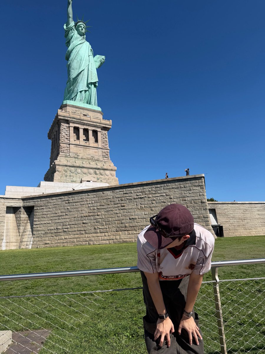 zee_pruk's tweet photo. ยังไม่กลับ🗽 #ZeePruk https://t.co/y3CYB48J9Y