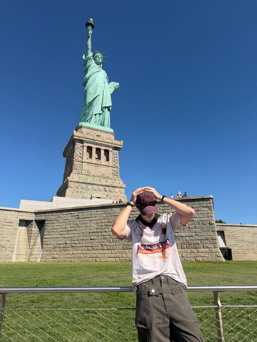 zee_pruk's tweet photo. ยังไม่กลับ🗽 #ZeePruk https://t.co/y3CYB48J9Y