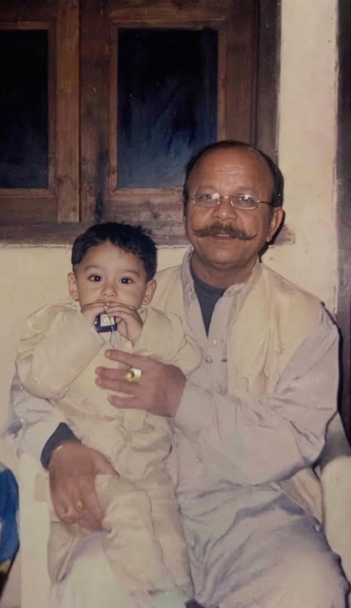 dhruvchand2003's tweet photo. जन्म दिन मुबारक हो चौ ईश्वर चंद्र पहलवान जी 67 वा आप आज हमारे बीच नहीं हो आपकी याद जरूर रहेंगी Ch Ishvar Chand (Pahalwan Ji) 1959 - 2009 #dhruvchand2003 #ishvarchand #pahalwan #ghondli https://t.co/YXb1IkCzJG