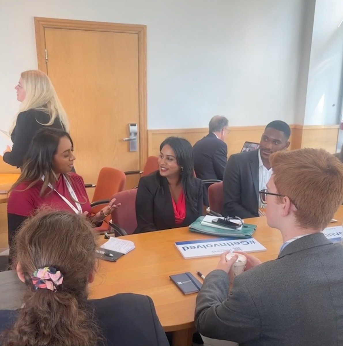 Uma_Kumaran's tweet photo. It was a lot of fun to join the young @UKPatchwork team for a roundtable on how we can make our politics more inclusive, accessible and representative - especially to discuss how we can break down barriers for young people trying to enter these spaces. 

I’ll always champion a politics where everyone feels heard and empowered to get involved, both here in Parliament and Stratford and Bow.