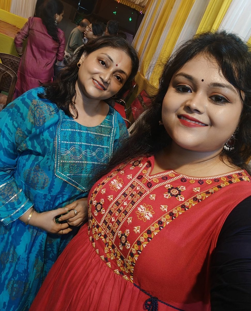 FredaStingef's tweet photo. Festival of Lights 🥹♥️ 
Shubho Kalipujo and Happy Diwali 🪔🥰♥️ https://t.co/YW1f735ag2