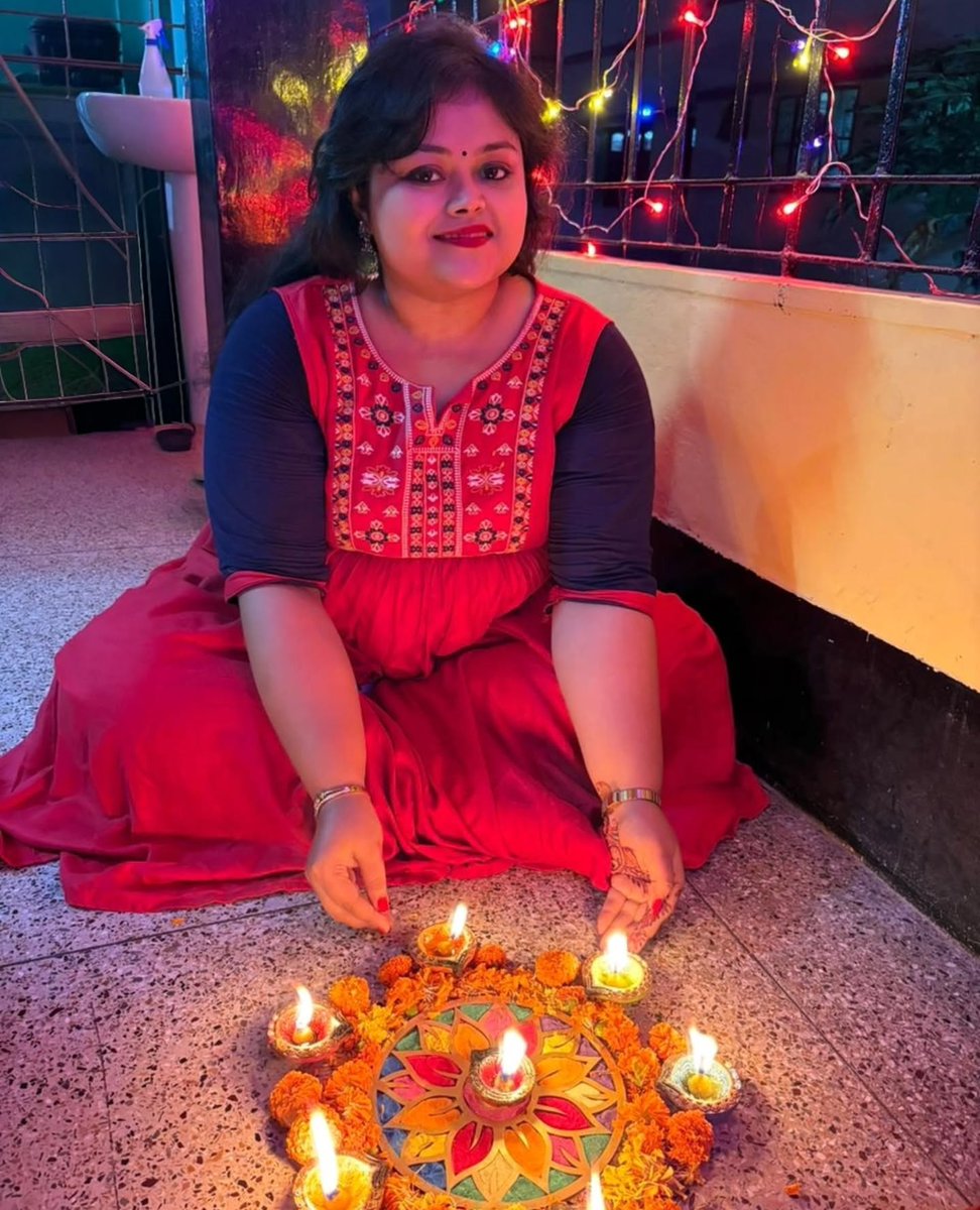 FredaStingef's tweet photo. Festival of Lights 🥹♥️ 
Shubho Kalipujo and Happy Diwali 🪔🥰♥️ https://t.co/YW1f735ag2