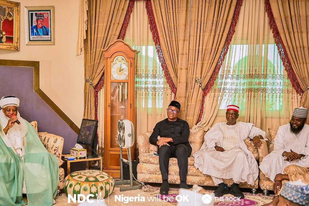 KwankwasoRM's tweet photo. Upon our arrival in Sokoto today, I had the honour of accompanying our Presidential Candidate, His Excellency Peter Obi, on a courtesy visit to the Sultan of Sokoto, His Royal Eminence Muhammadu Sa’adu Abubakar III, CFR.

We are deeply grateful to His Eminence for his warm reception, exemplary leadership, and gracious hospitality. - RMK