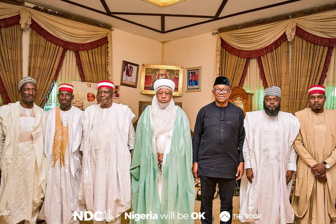 KwankwasoRM's tweet photo. Upon our arrival in Sokoto today, I had the honour of accompanying our Presidential Candidate, His Excellency Peter Obi, on a courtesy visit to the Sultan of Sokoto, His Royal Eminence Muhammadu Sa’adu Abubakar III, CFR.

We are deeply grateful to His Eminence for his warm reception, exemplary leadership, and gracious hospitality. - RMK