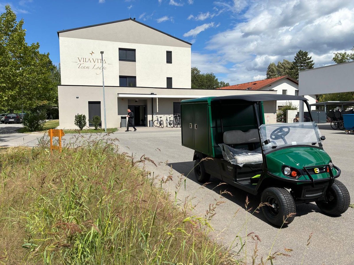 CushmanVehicles's tweet photo. Fresh delivery ✅
A new Cushman Hauler XL ELiTE is headed to Vila Vita Pannonia Resort, featuring a custom catering unit designed to support high-end hospitality operations.
📸: GolfTech Maschinenvertriebs GmbH
#Cushman #NeverBeOutworked https://t.co/ywVYTVFI4c