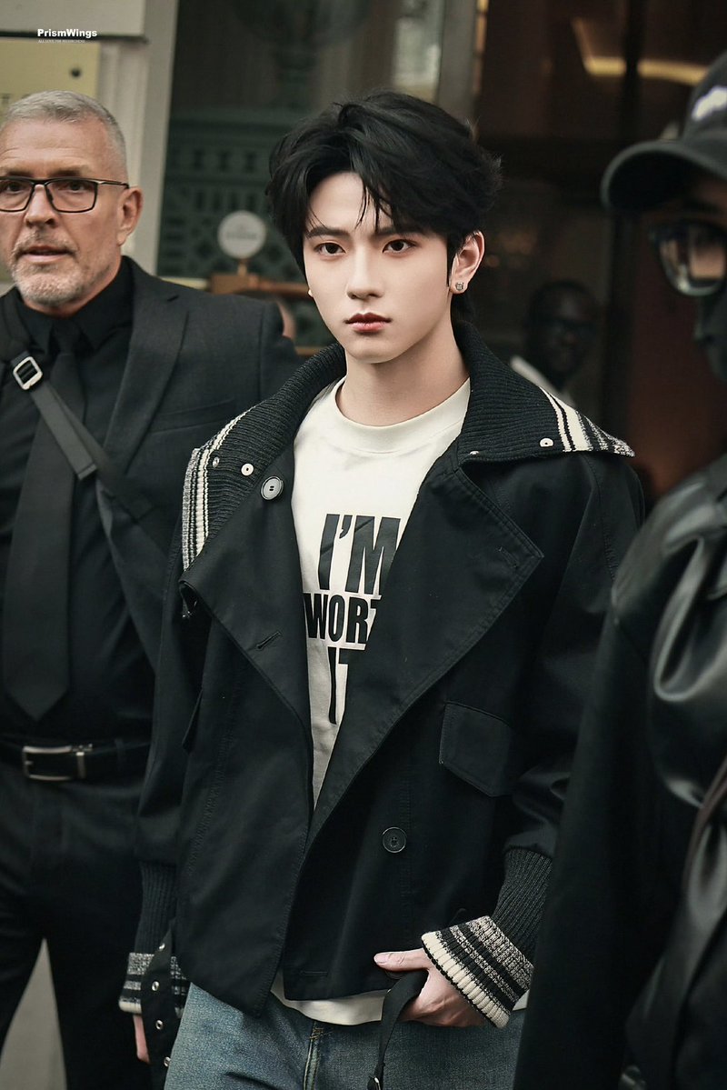 jiman_Karina411's tweet photo. Anticipating the unique charm Mu Zhicheng will bring to the L’OREAL show.✨🌟

ZHICHENG LOREAL SHOW
#MUZHICHENGxLorealParis
#MUZHICHENG https://t.co/qqLTfwdEtX