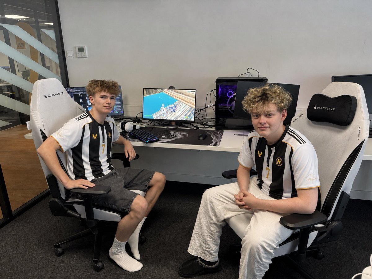Worlden_lahes's tweet photo. Bonjour @SkySZN_ et @ScrollSZN
Si vous voulez rejoindre la plus grande structure du monde, il faut choisir @TeamVitality @HvKGGs.
On vous mettra dans les meilleurs conditions possible dans notre club car nous on respect nos joueurs  #HVKSKY2027 #HVKSCROLL2027 https://t.co/T1Mgz3qnyB