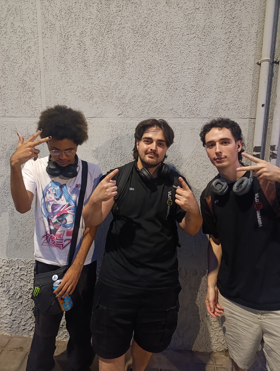 CastellonSmash's tweet photo. ¡Blazing 18 RESULTS ANUNCIADOS!

🥇 @Oni_IcyK 
🥈 @potatoslayer08 
🥉 @Pikaman69 

(Un random la robó la foto del top 3 a pikaman)

¡Y felicidades a @The_Teknoid por ganar la bracket de reverse mains!

Nos vemos dentro de poco con más smash. ¡Stay tunned! https://t.co/iqTPdd2G0b